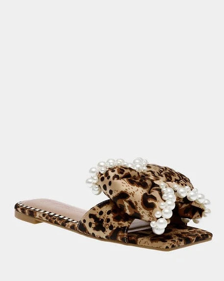 Betsey johnson flat sandals online