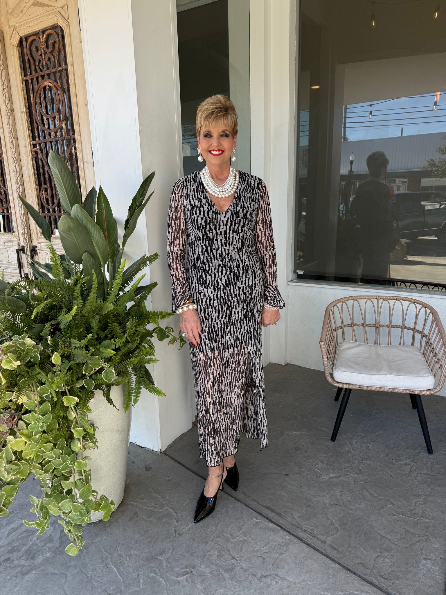 DONNA MORGAN MIDI LONG SLEEVE DRESS